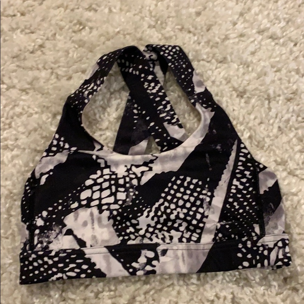 Lululemon sports bra